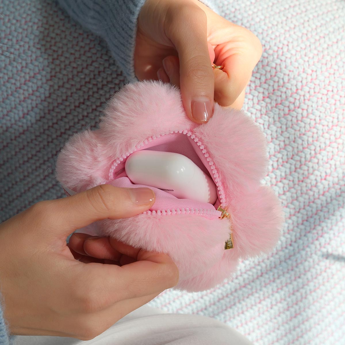 Crybaby x Pop Mart: EARPHONE CASE - Sad Club