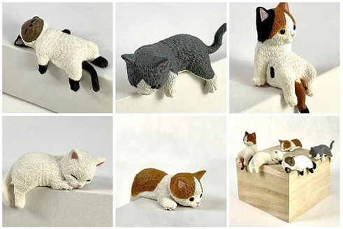 Cats Resting On The Edge: BLIND BOX