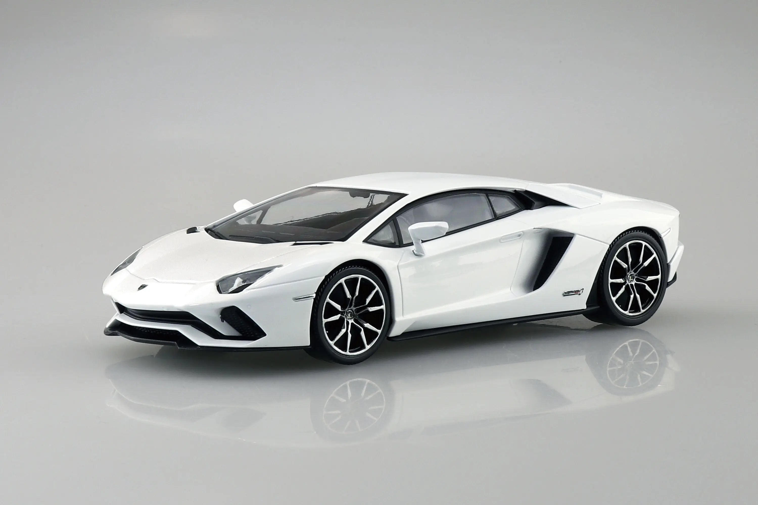 1/32 Lamborghini Aventador S(pearl white)
