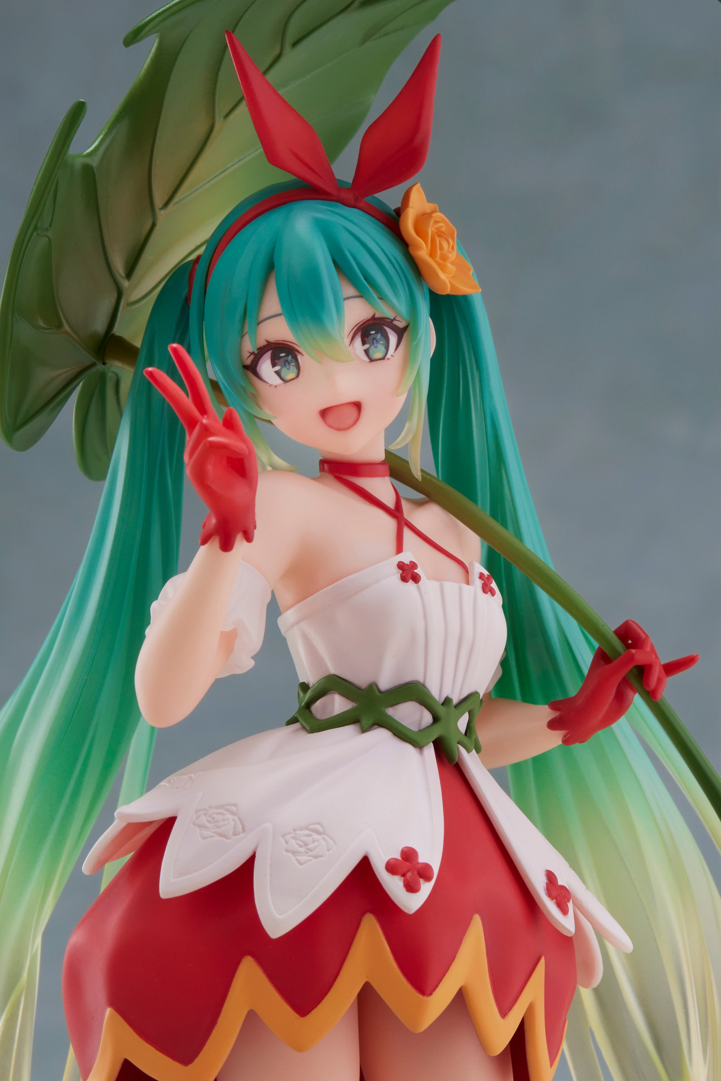 PRE ORDER Hatsune Miku: WONDERLAND FIGURE - Thumbelina