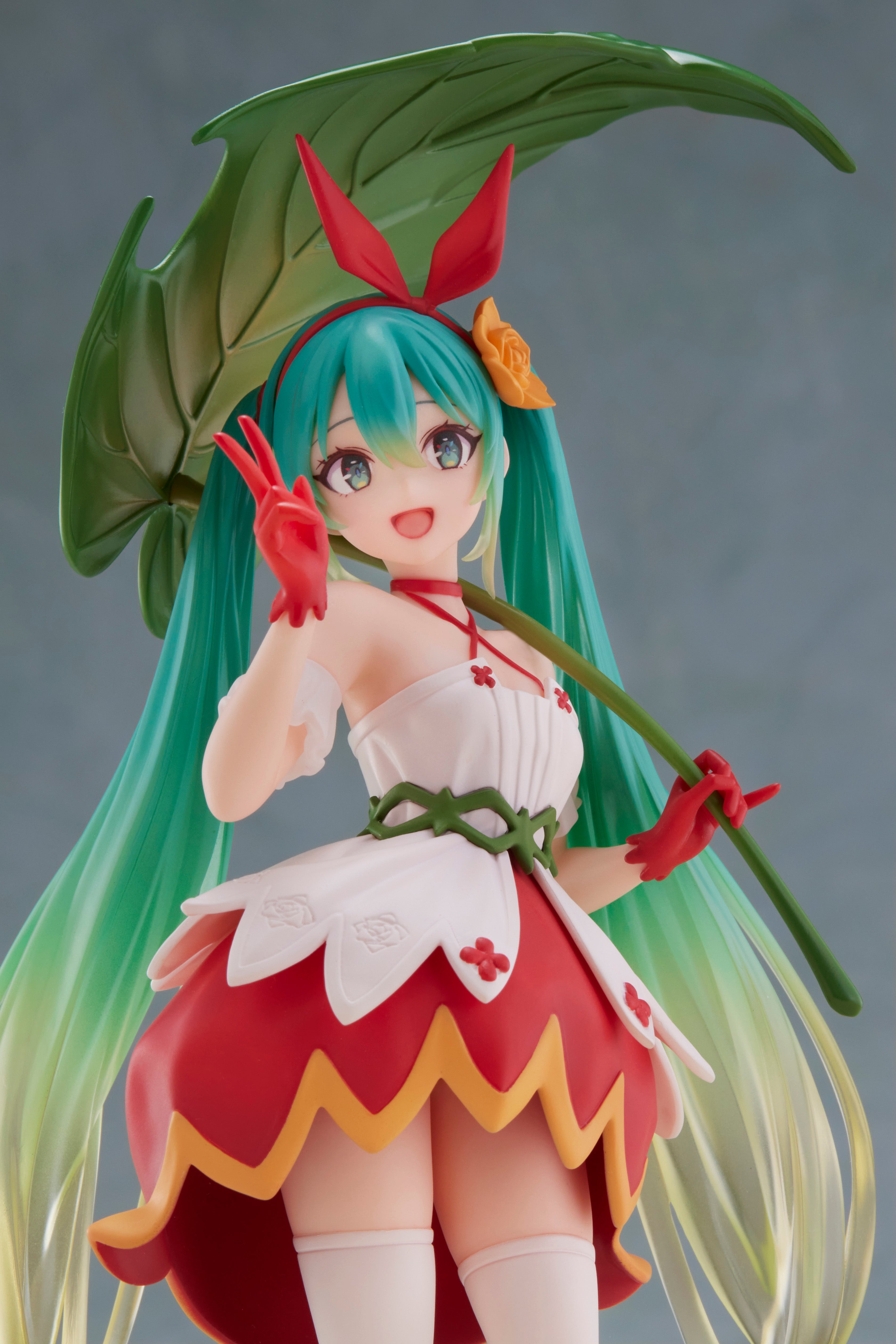 PRE ORDER Hatsune Miku: WONDERLAND FIGURE - Thumbelina