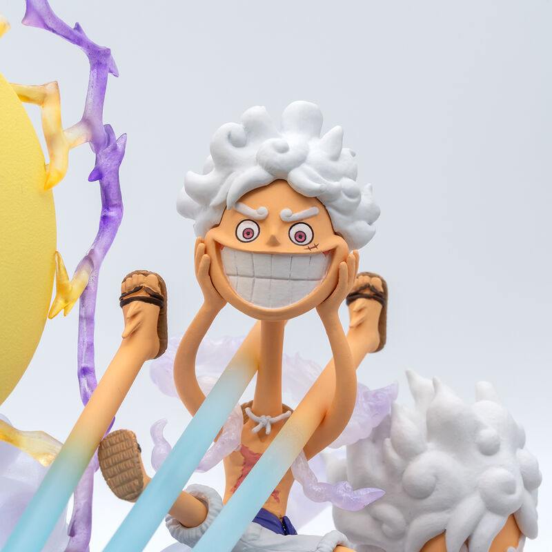 PRE ORDER One Piece: WORLD COLLECTIBLE FIGURE PREMIUM - Monkey D. Luffy (Gear 5 Special)
