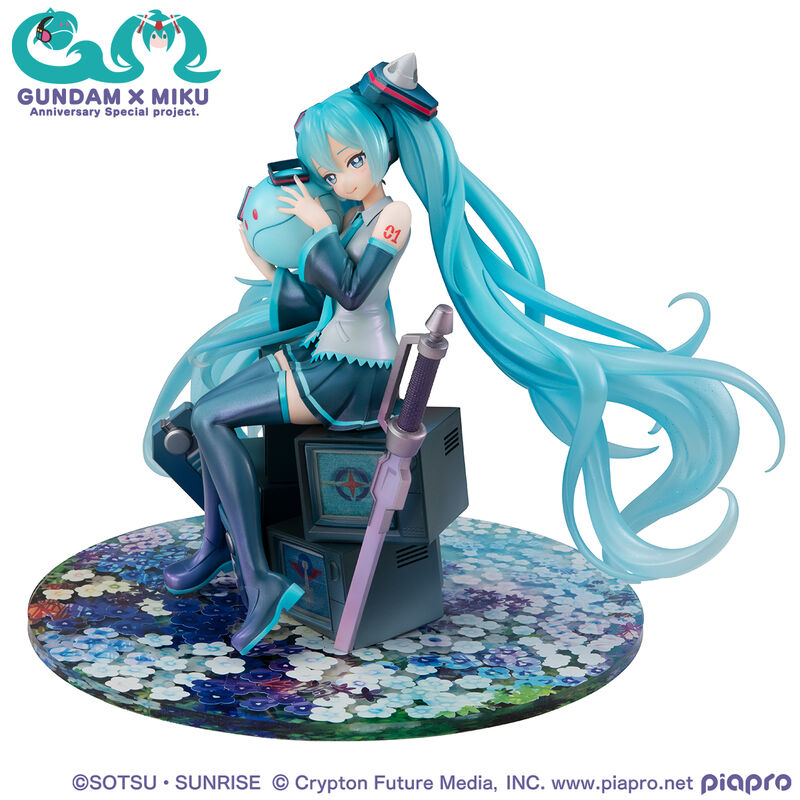 PRE ORDER Hatsune Miku X Gundam: 1/7 SCALE LUCREA FIGURE - Miku X 00 Gundam