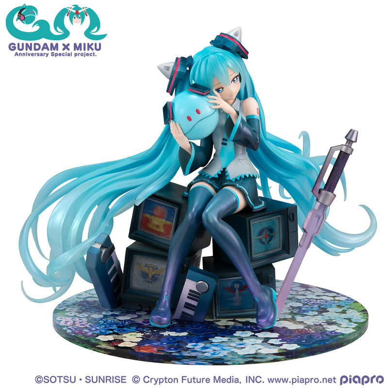 PRE ORDER Hatsune Miku X Gundam: 1/7 SCALE LUCREA FIGURE - Miku X 00 Gundam