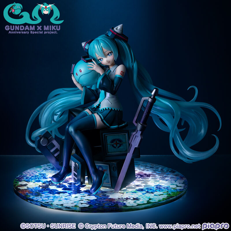 PRE ORDER Hatsune Miku X Gundam: 1/7 SCALE LUCREA FIGURE - Miku X 00 Gundam