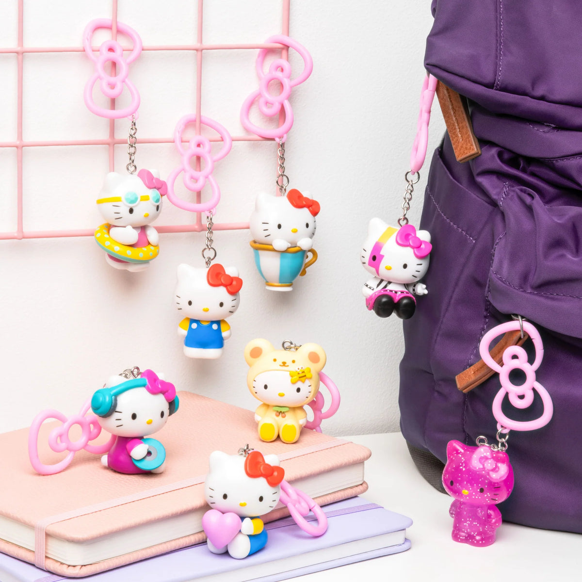 Hello Kitty: BLIND BAG KEYCHAIN - Backpack Buddies – MegaCulture