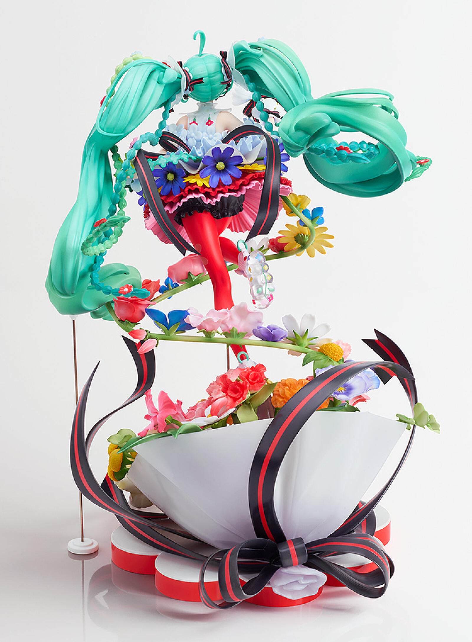 PRE ORDER Hatsune Miku: 1/7 SCALE FIGURE - Miku (Japan Live Tour 2025 Blooming)