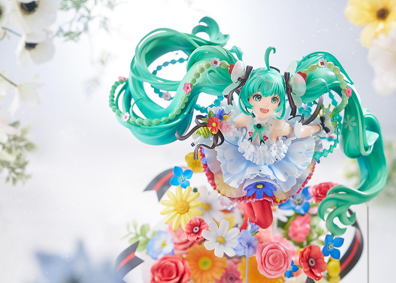PRE ORDER Hatsune Miku: 1/7 SCALE FIGURE - Miku (Japan Live Tour 2025 Blooming)