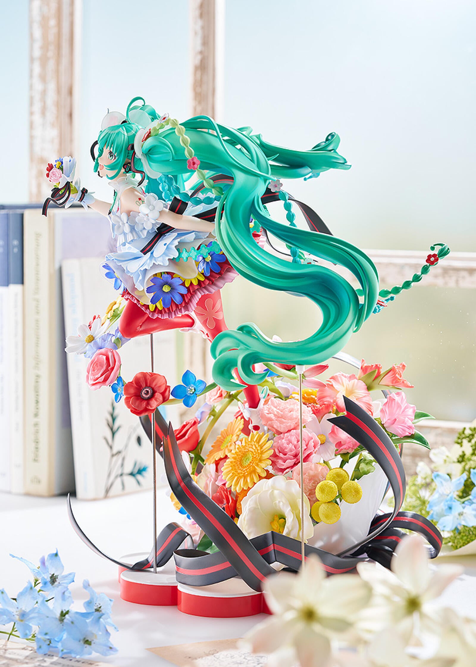 PRE ORDER Hatsune Miku: 1/7 SCALE FIGURE - Miku (Japan Live Tour 2025 Blooming)