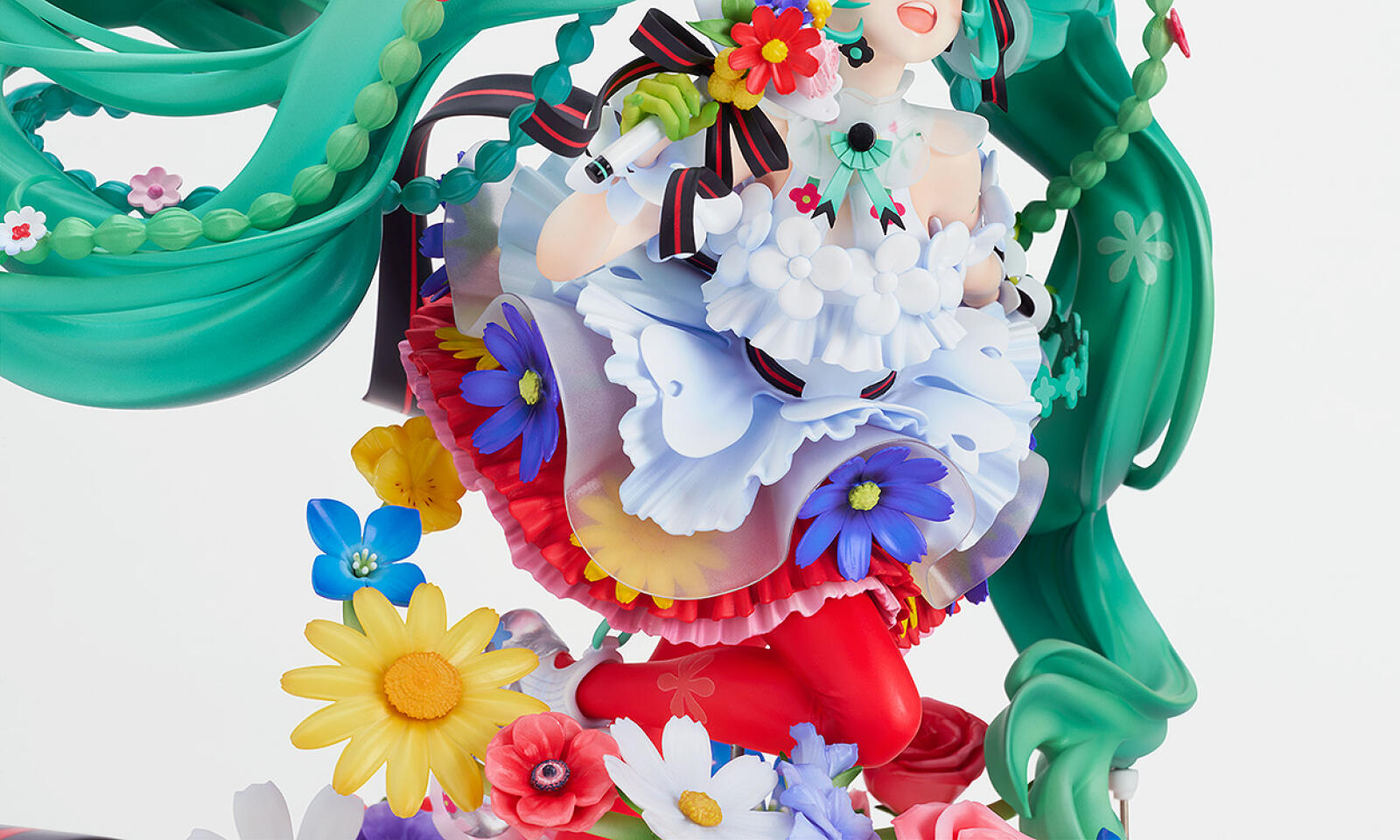 PRE ORDER Hatsune Miku: 1/7 SCALE FIGURE - Miku (Japan Live Tour 2025 Blooming)