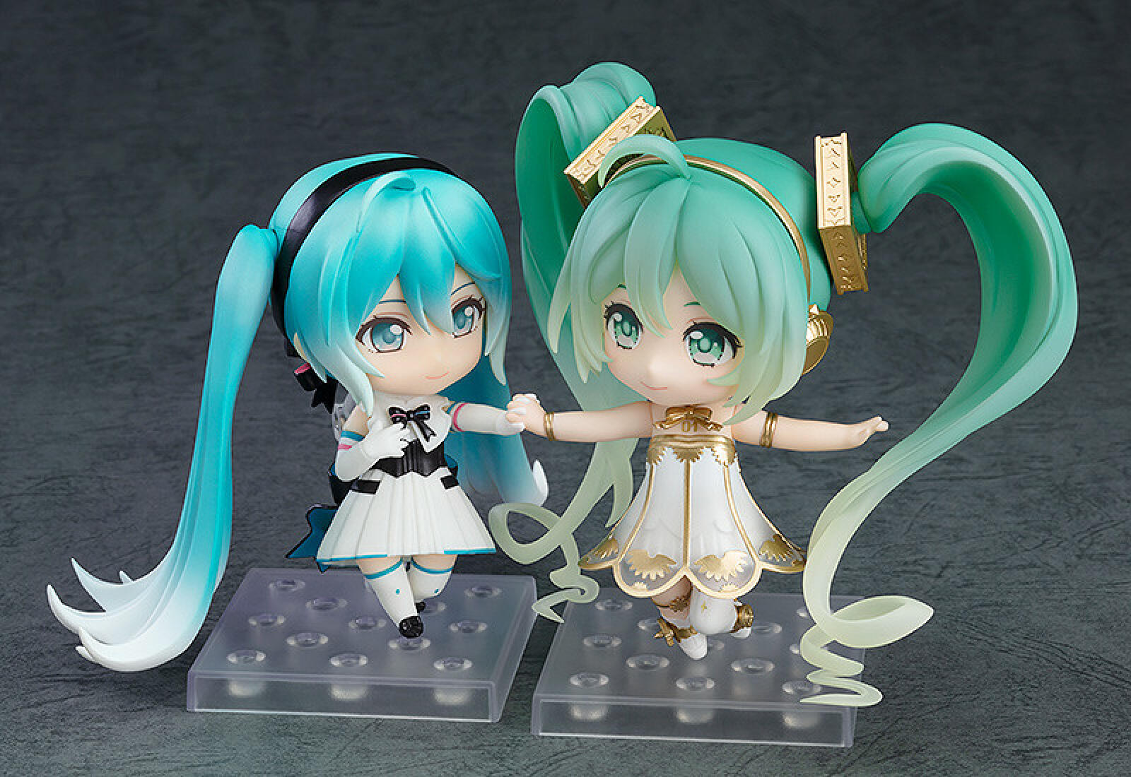 PRE ORDER Hatsune Miku: NENDOROID - Hatsune Miku (Symphony 5th Anniversary Version)