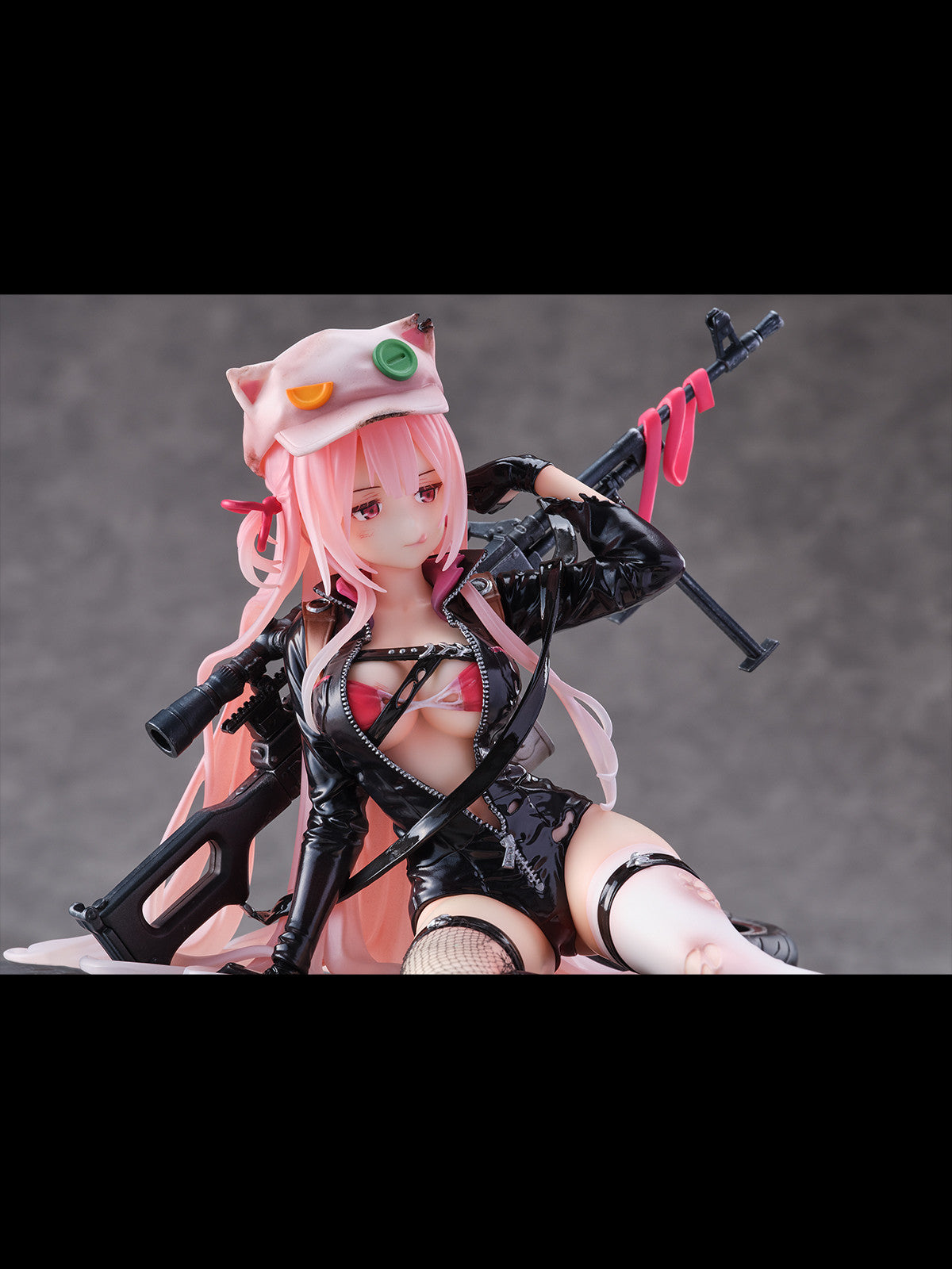 PRE ORDER Girls Frontline: 1/7 SCALE FIGURE - UKM-2000 with Lightning Speed (Heavy Damage Version)