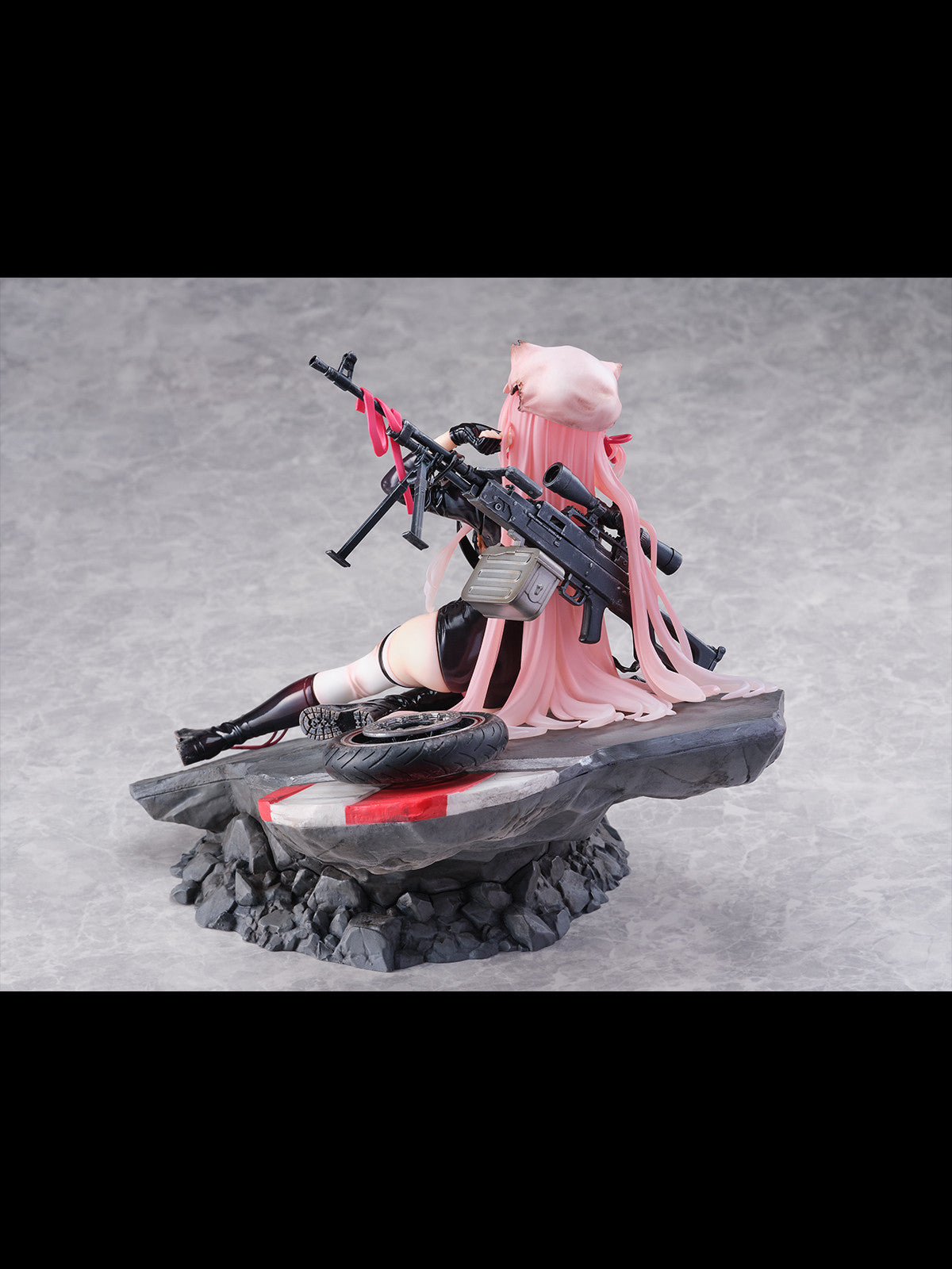 PRE ORDER Girls Frontline: 1/7 SCALE FIGURE - UKM-2000 with Lightning Speed (Heavy Damage Version)