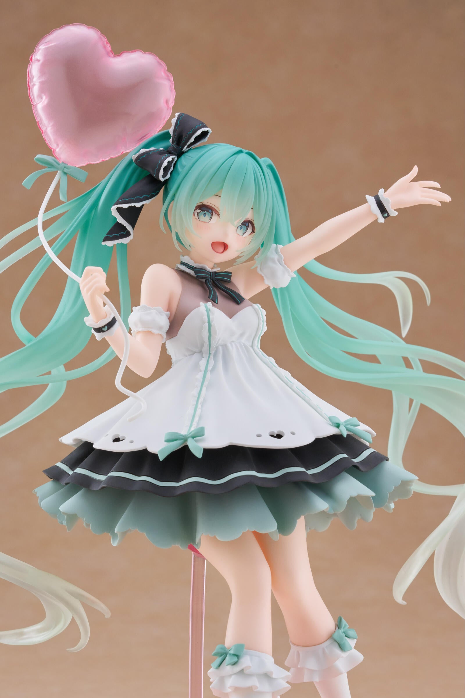 PRE ORDER Hatsune Miku: AMP+ FIGURE - Miku Birthday 2025 (Party Version)
