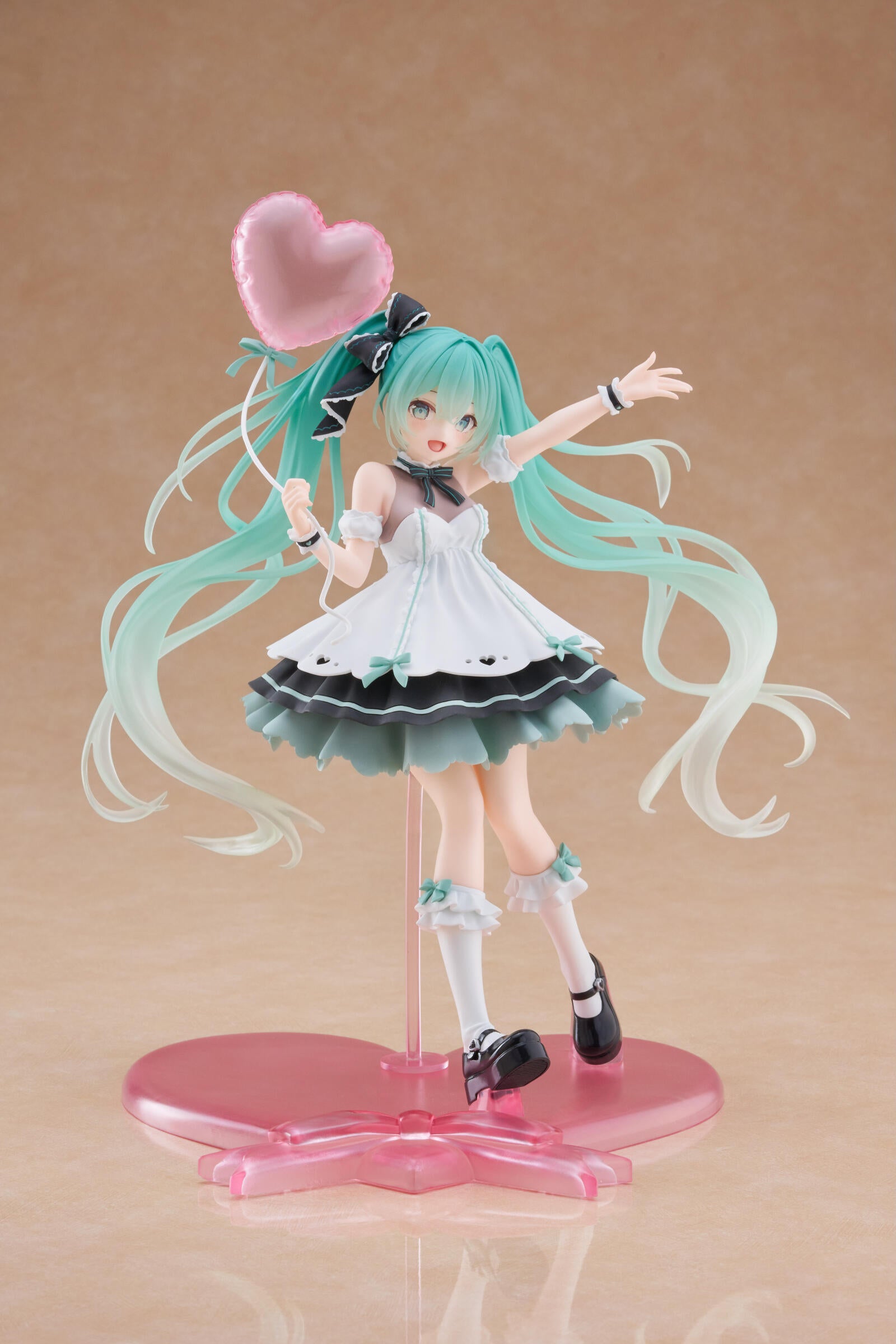PRE ORDER Hatsune Miku: AMP+ FIGURE - Miku Birthday 2025 (Party Version)