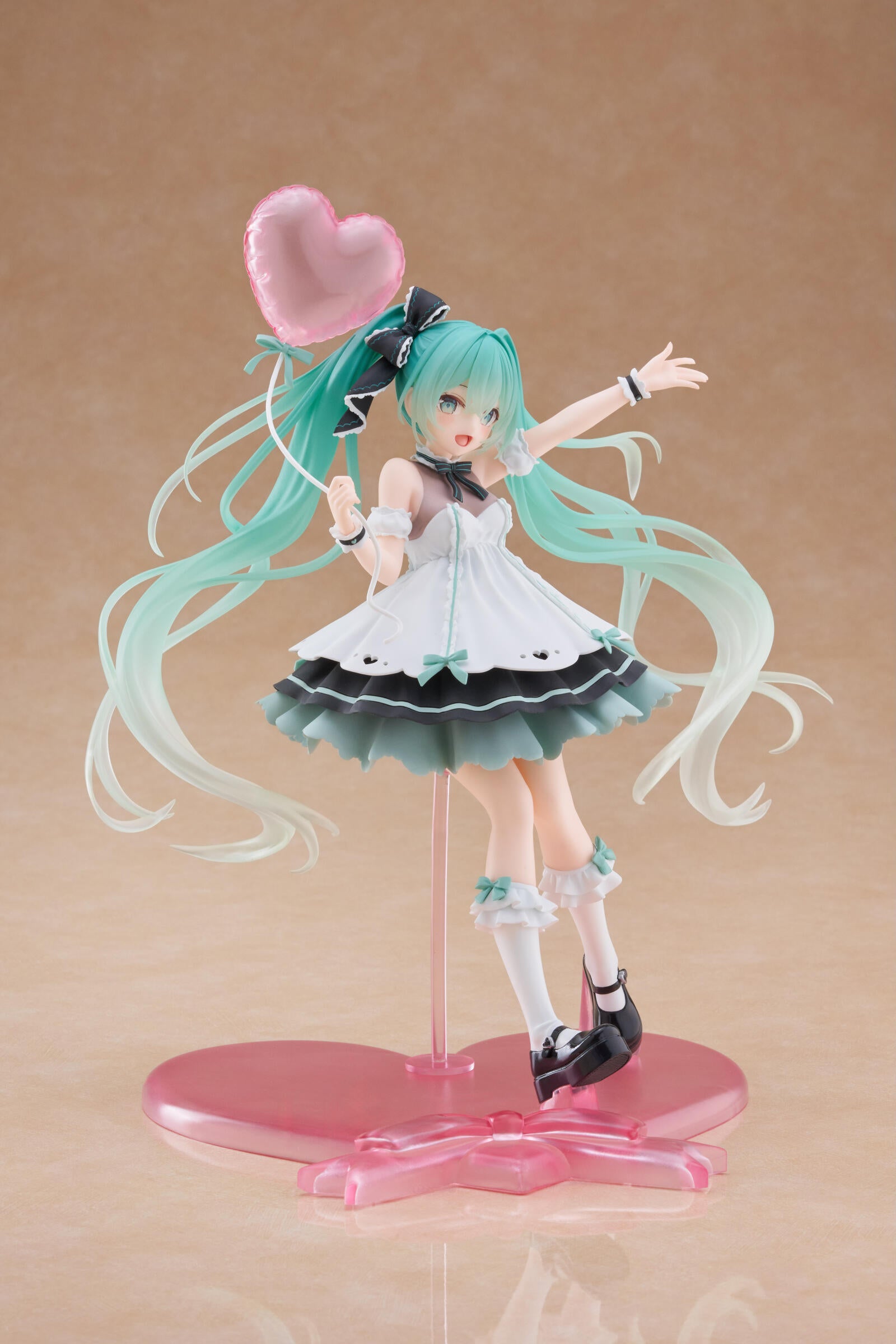 PRE ORDER Hatsune Miku: AMP+ FIGURE - Miku Birthday 2025 (Party Version)