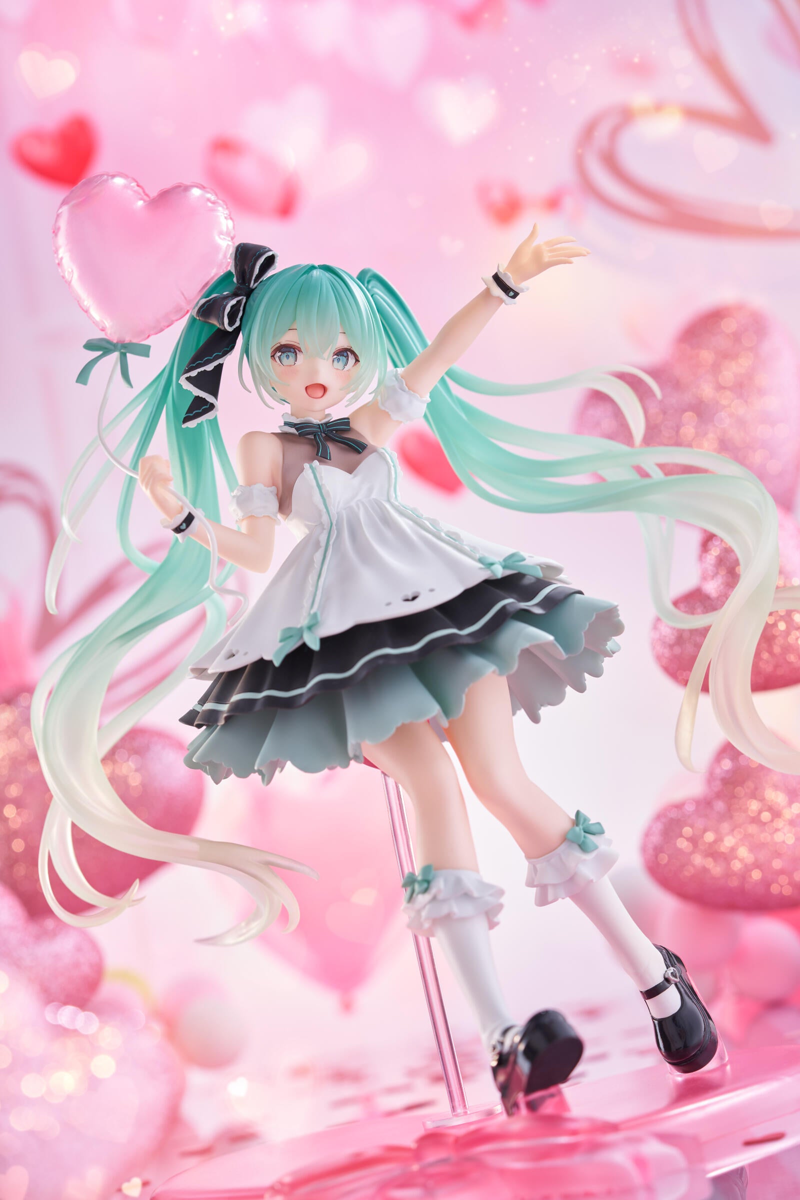 PRE ORDER Hatsune Miku: AMP+ FIGURE - Miku Birthday 2025 (Party Version)