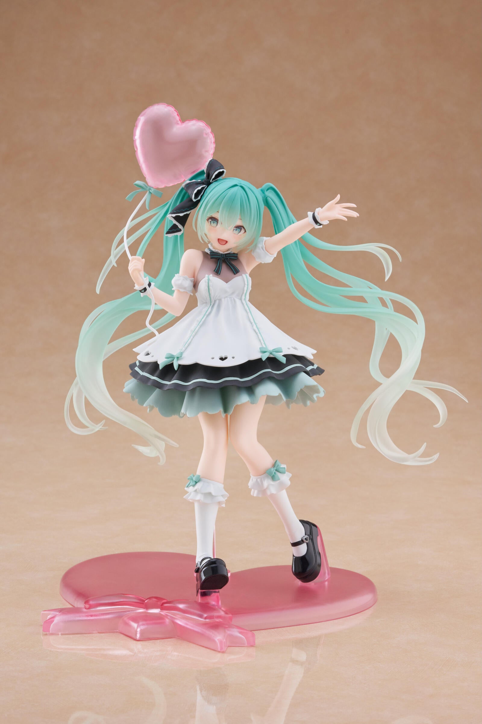 PRE ORDER Hatsune Miku: AMP+ FIGURE - Miku Birthday 2025 (Party Version)