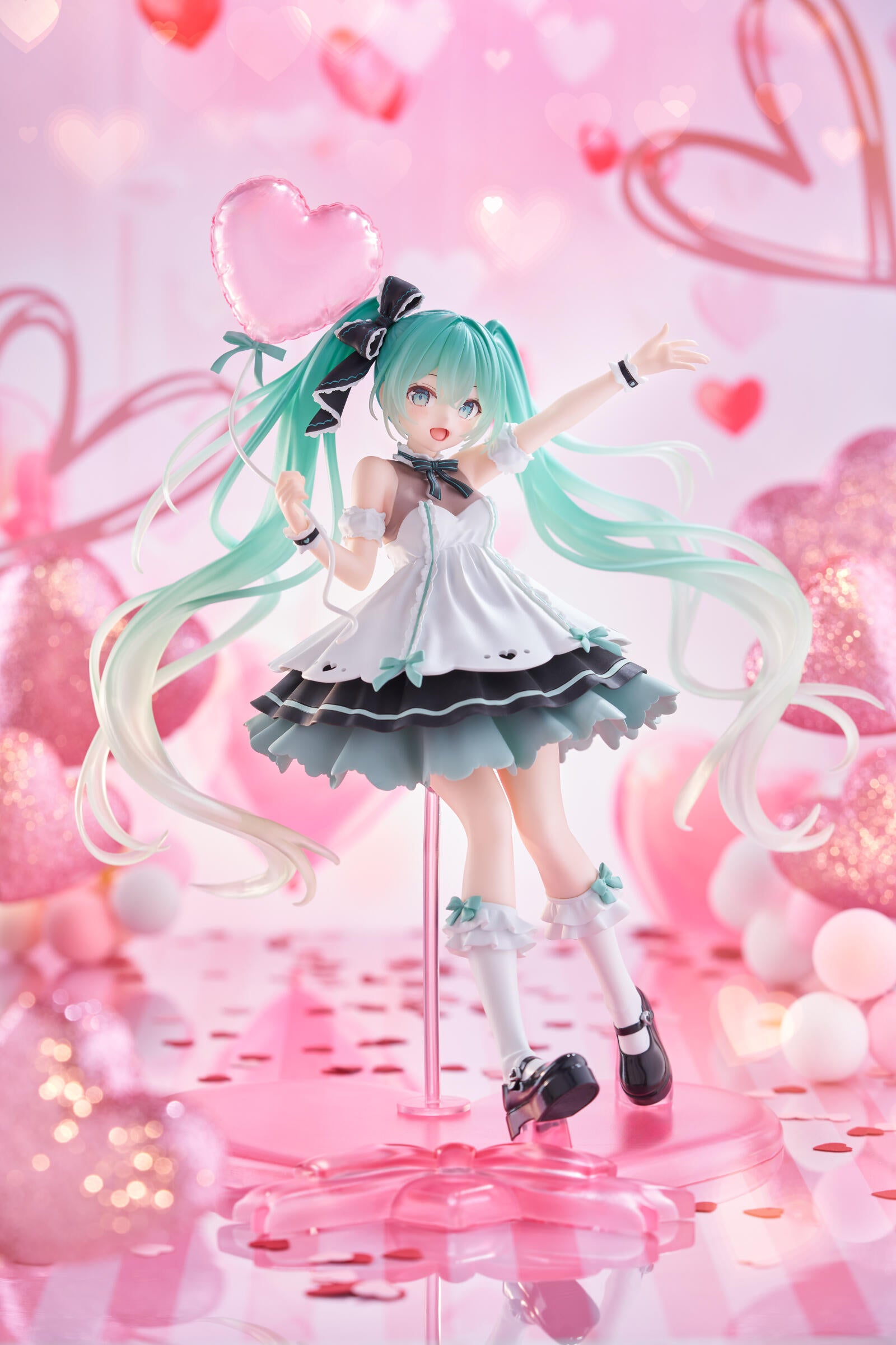 PRE ORDER Hatsune Miku: AMP+ FIGURE - Miku Birthday 2025 (Party Version)