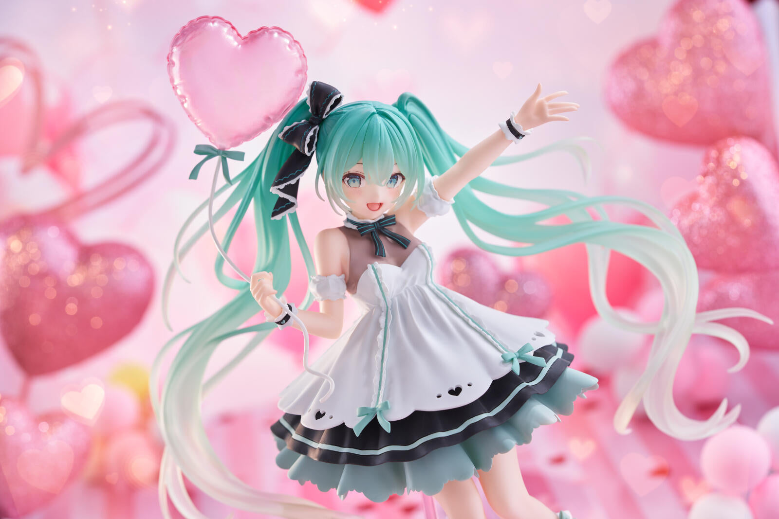 PRE ORDER Hatsune Miku: AMP+ FIGURE - Miku Birthday 2025 (Party Version)