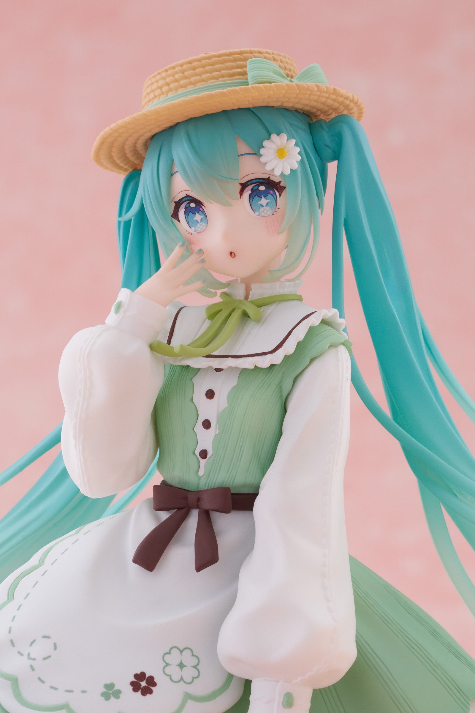 PRE ORDER Hatsune Miku: FASHION FIGURE - Country Miku