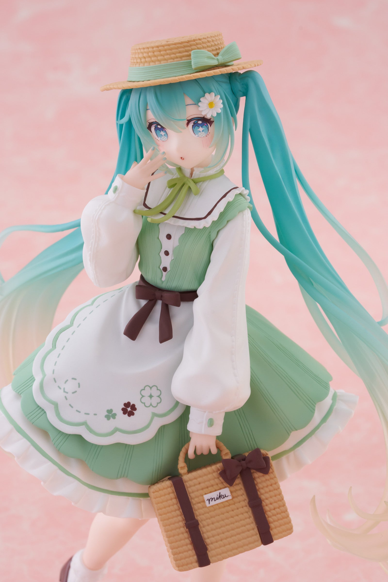 PRE ORDER Hatsune Miku: FASHION FIGURE - Country Miku