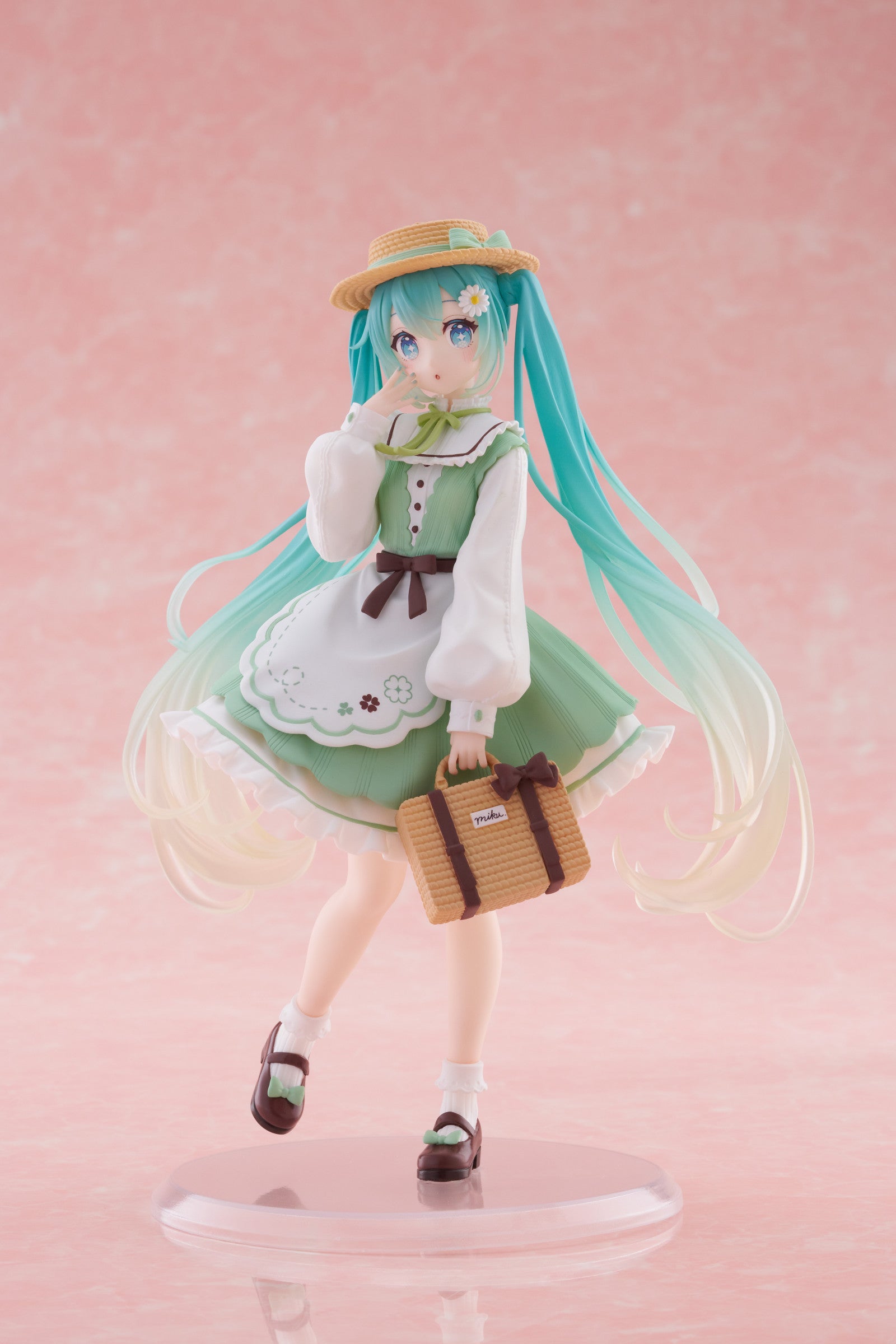 PRE ORDER Hatsune Miku: FASHION FIGURE - Country Miku