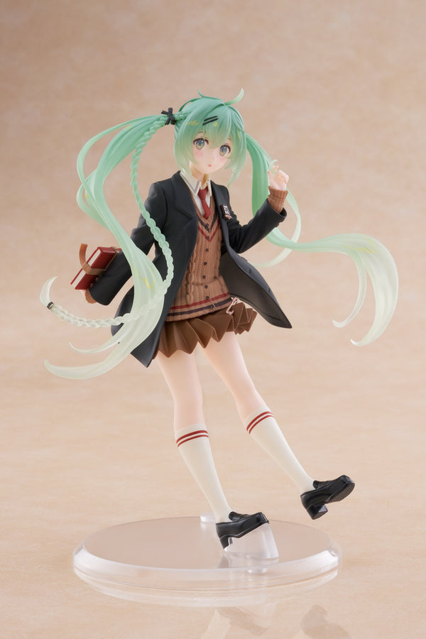 PRE ORDER Hatsune Miku: FASHION FIGURE - Miku (Preppy Version)