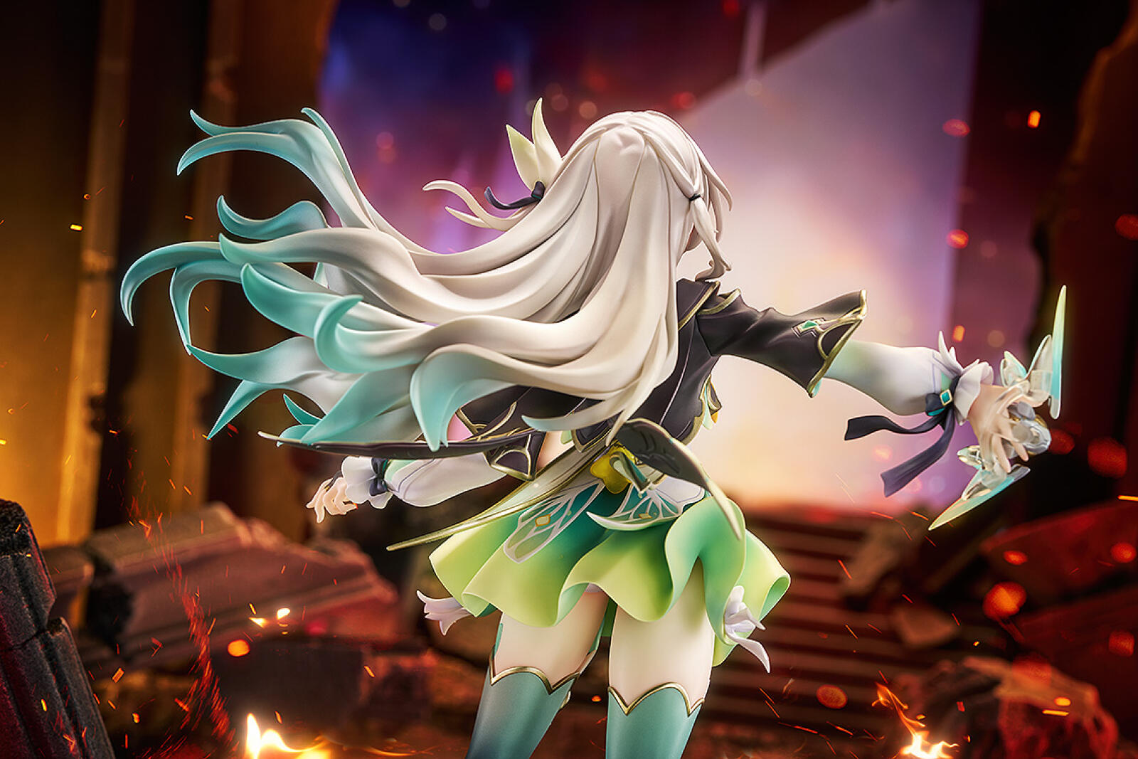 PRE ORDER Honkai Star Rail: 1/7 SCALE FIGURE - Firefly