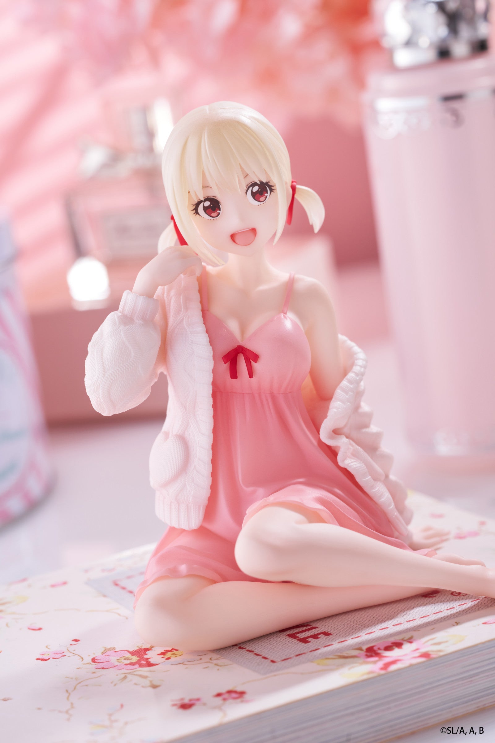 PRE ORDER Lycoris Recoil: DEKTOP CUTE FIGURE - Chisato Nishikigi (Roomwear Version)