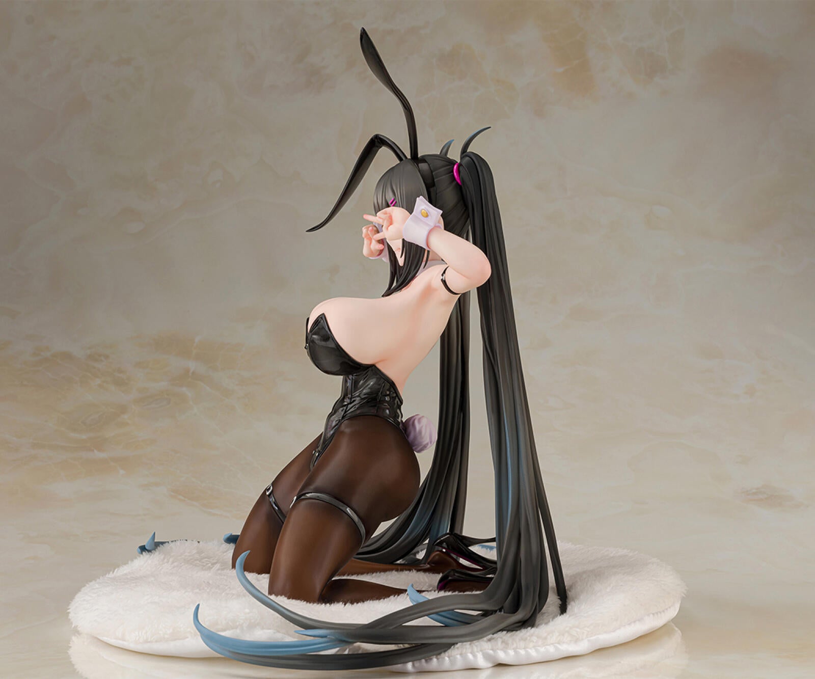 PRE ORDER Monda: 1/6 SCALE FIGURE - Yuuki Nanase (Bunny Version)
