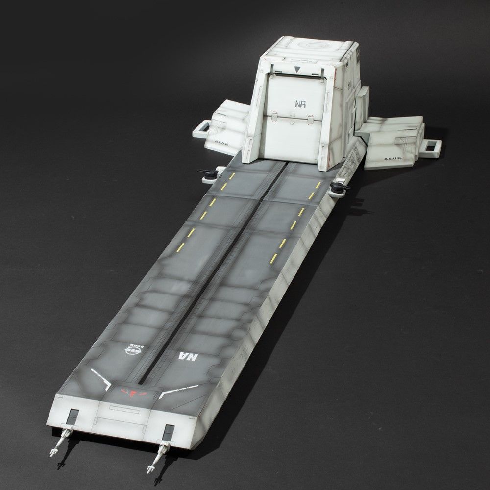 Realistic Model Series: Mobile Suit Gundam Zz 1/144 Hg Series Nahel Argama Catapult Deck