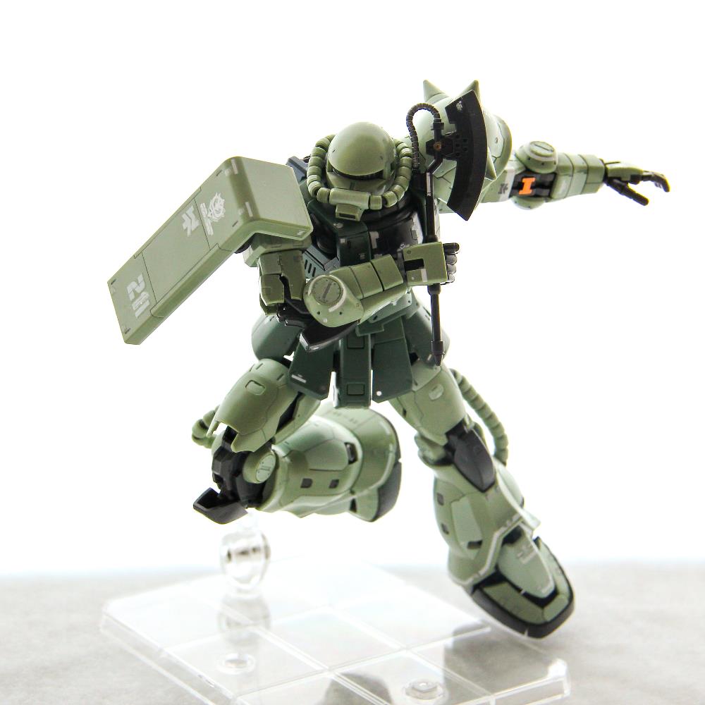 MS-06F Zaku II (RG) (Gundam Model Kits)