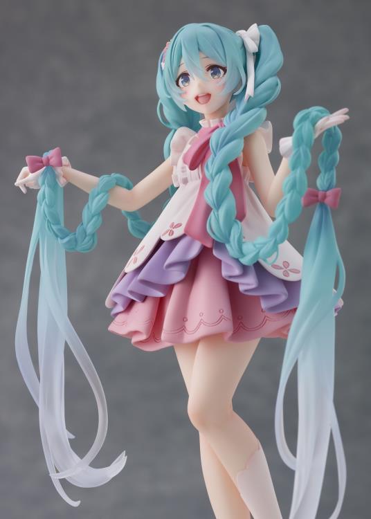 Vocaloid Hatsune Miku (Rapunzel Ver.) Wonderland Figure