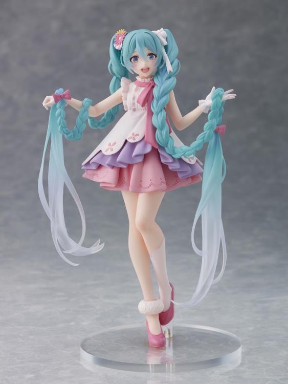 Vocaloid Hatsune Miku (Rapunzel Ver.) Wonderland Figure