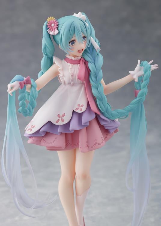 Vocaloid Hatsune Miku (Rapunzel Ver.) Wonderland Figure