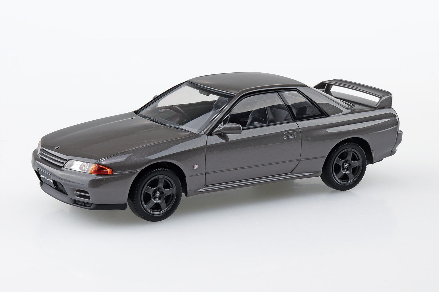 AOSHIMA 1/32 NISSAN R32 SKYLINE GT-R (GUN-GRAY METALLIC)