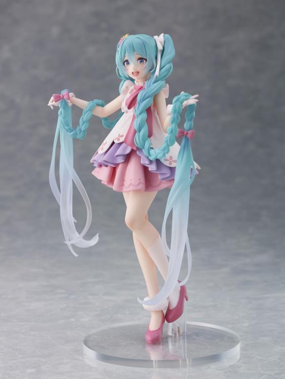 Vocaloid Hatsune Miku (Rapunzel Ver.) Wonderland Figure