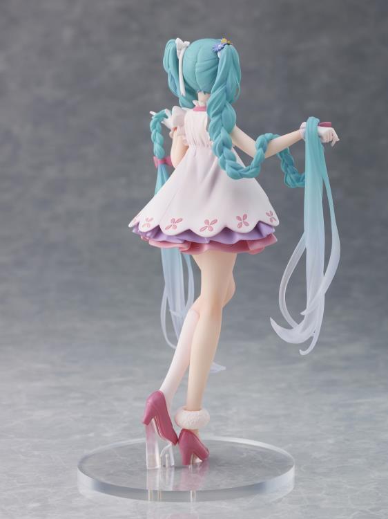 Vocaloid Hatsune Miku (Rapunzel Ver.) Wonderland Figure