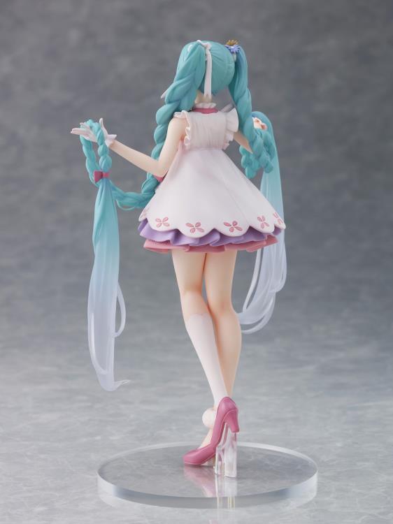 Vocaloid Hatsune Miku (Rapunzel Ver.) Wonderland Figure